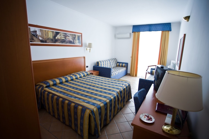 Imagen de la habitación del Hotel Palace San Michele. Foto 12