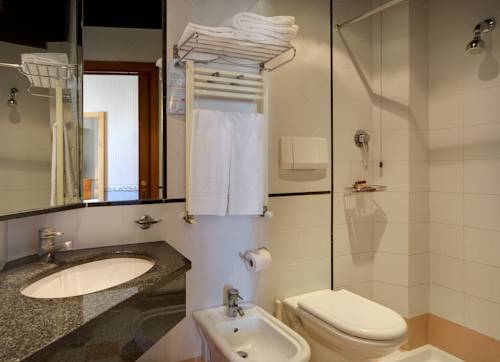 Imagen de la habitación del Hotel Palace, Senigallia. Foto 6