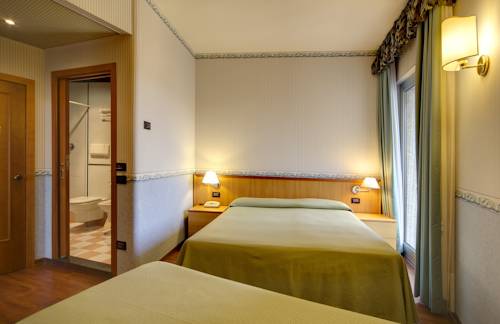 Imagen de la habitación del Hotel Palace, Senigallia. Foto 8