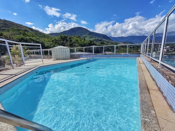 Imagen de la piscina del Hotel Palace Serra Verde Imperial. Foto 18
