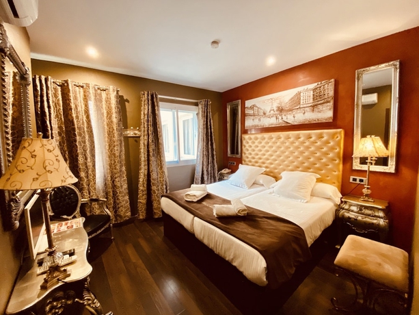 Imagen de la habitación del Hotel Palace Sevilla. Foto 13