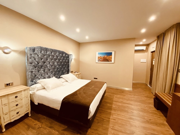 Imagen de la habitación del Hotel Palace Sevilla. Foto 18