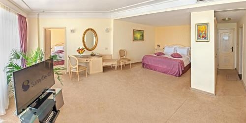 Imagen de la habitación del Hotel Palace - Sunny Day Resort. Foto 10