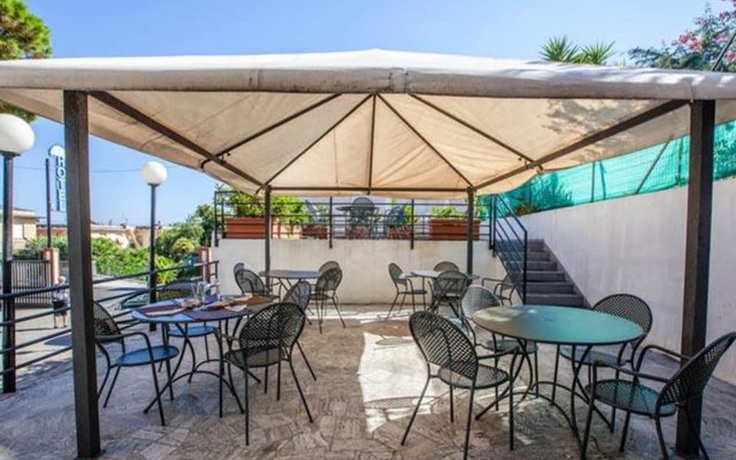 Imagen de los exteriores del Hotel Palace, Varazze. Foto 16