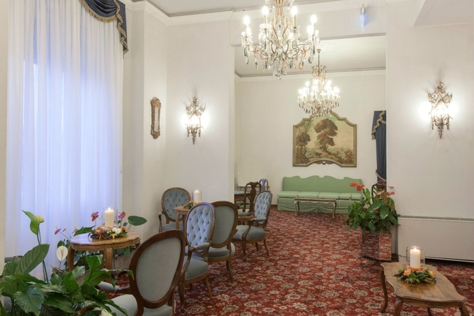 Imagen de los interiores del Hotel Palace, Viareggio. Foto 16