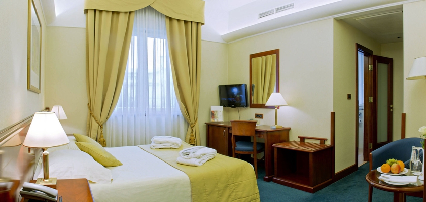 Imagen de la habitación del Hotel Palace, Zagreb. Foto 9