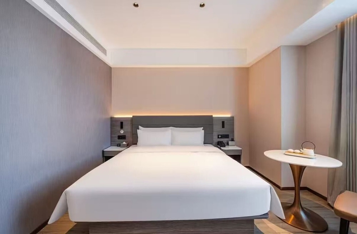 Imagen de la habitación del Hotel Palaces. Foto 7