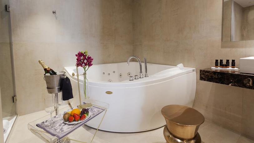 Imagen de la habitación del Hotel Palacete De Alamos. Foto 9