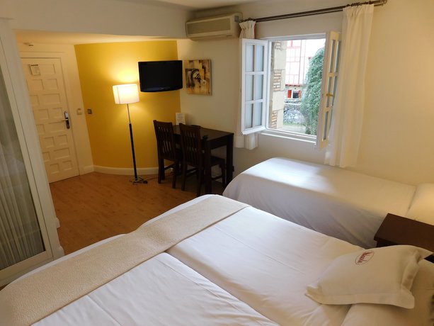 Imagen de la habitación del Hotel Palacete. Foto 17