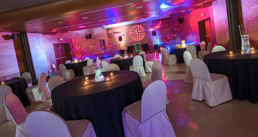 Imagen del bar/restaurante del Hotel Palacio Aviles, Affiliated By Meliá. Foto 19