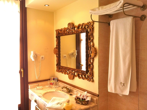 Imagen de la habitación del Hotel Palacio Azcárate. Foto 9