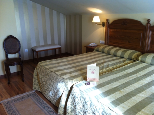 Imagen de la habitación del Hotel Palacio Azcárate. Foto 13