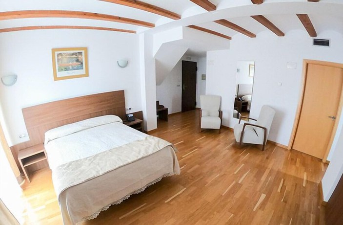 Imagen de la habitación del Hotel Palacio Baron Andilla. Foto 5