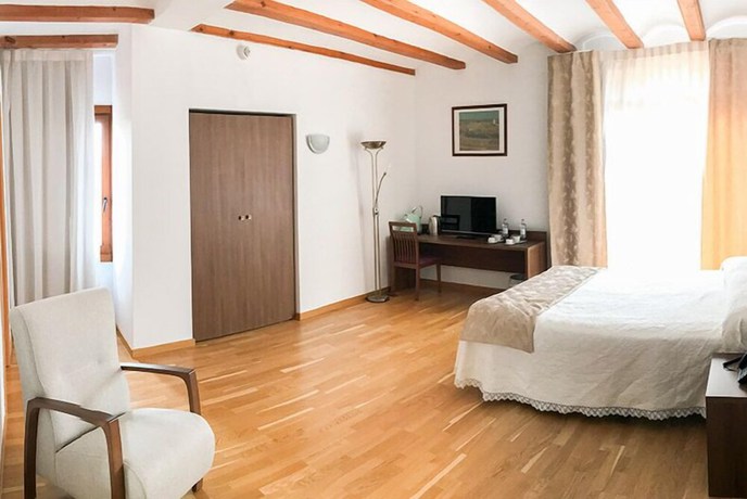 Imagen de la habitación del Hotel Palacio Baron Andilla. Foto 9