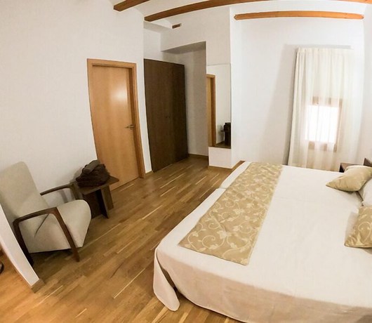 Imagen de la habitación del Hotel Palacio Baron Andilla. Foto 17