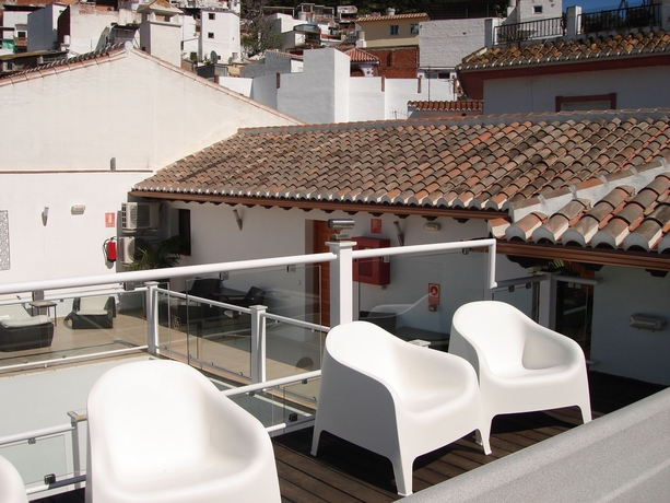 Imagen de la piscina del Hotel Palacio Blanco. Foto 16