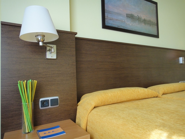 Imagen de la habitación del Hotel Palacio Congresos. Foto 5