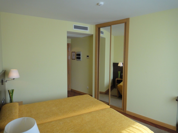 Imagen de la habitación del Hotel Palacio Congresos. Foto 6