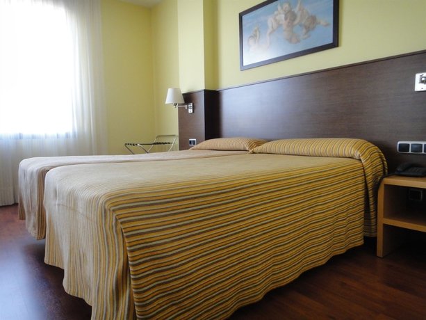 Imagen de la habitación del Hotel Palacio Congresos. Foto 8