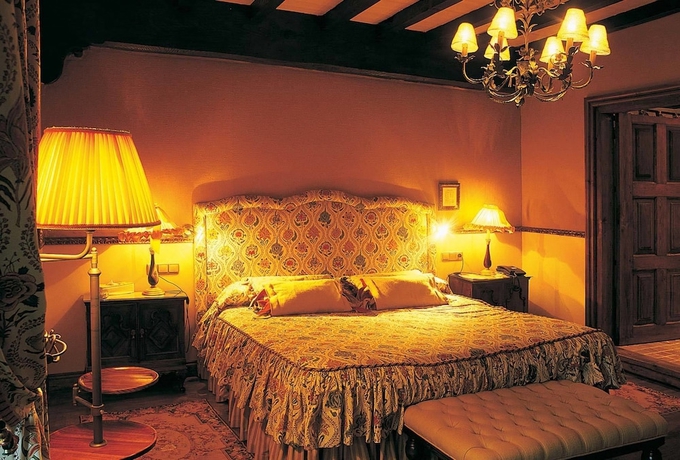 Imagen de la habitación del Hotel Palacio De Cutre. Foto 5