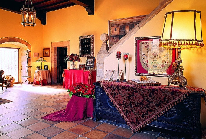 Imagen de los interiores del Hotel Palacio De Cutre. Foto 16