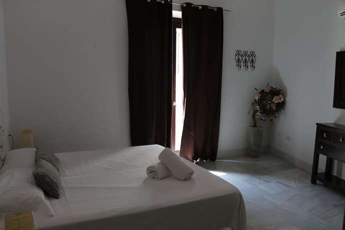 Imagen de la habitación del Hotel Palacio De Luja. Foto 4