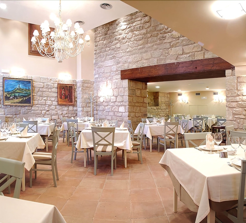 Imagen del bar/restaurante del Hotel Palacio De Pujadas By Mij. Foto 2