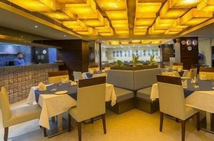 Imagen del bar/restaurante del Hotel Palacio, Dispur. Foto 15