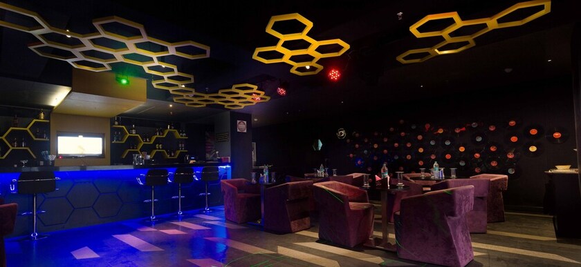 Imagen del bar/restaurante del Hotel Palacio, Dispur. Foto 17