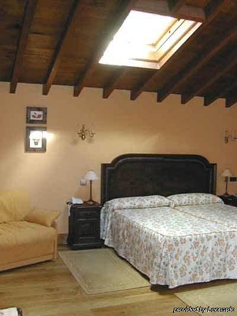 Imagen de la habitación del Hotel Palacio Guevara. Foto 7