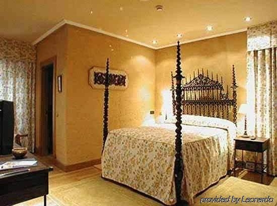 Imagen de la habitación del Hotel Palacio Guevara. Foto 11