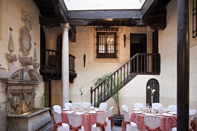 Imagen general del Hotel Palacio Mariana Pineda. Foto 6