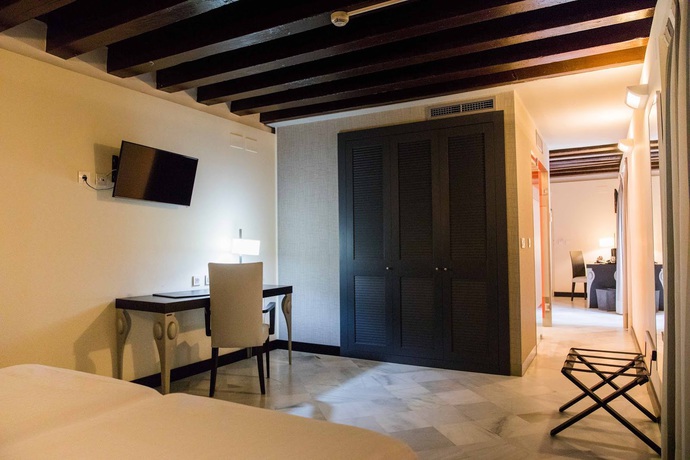 Imagen de la habitación del Hotel Palacio Marqués De Arizón. Foto 16