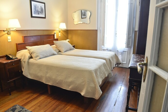 Imagen de la habitación del Hotel Palacio, Montevideo. Foto 13
