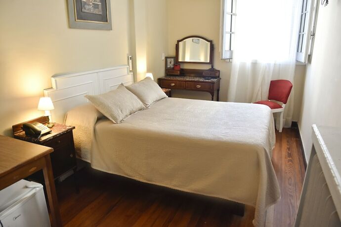Imagen de la habitación del Hotel Palacio, Montevideo. Foto 19