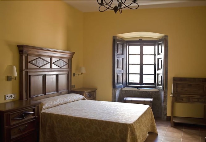 Imagen de la habitación del Hotel Palacio Oxangoiti. Foto 8