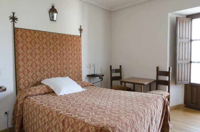 Imagen de la habitación del Hotel Palacio Rejadorada. Foto 13