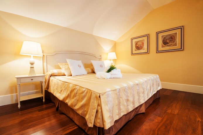 Imagen de la habitación del Hotel Palacio Villa de Alarc&oacute;n. Foto 5