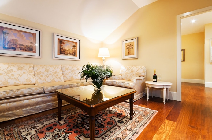 Imagen de la habitación del Hotel Palacio Villa de Alarc&oacute;n. Foto 11
