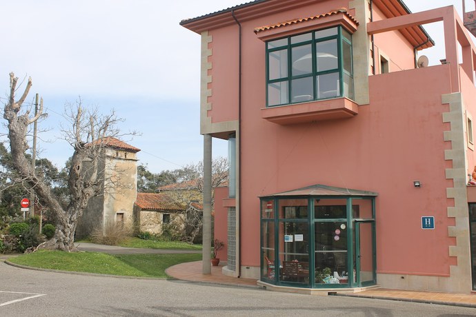 Imagen de los exteriores del Hotel Palacio de Fiame. Foto 9