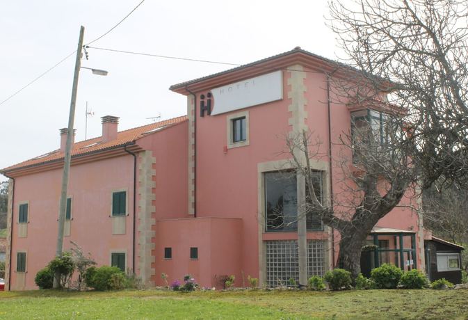 Imagen de los exteriores del Hotel Palacio de Fiame. Foto 10