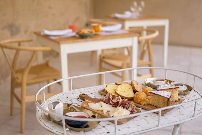 Imagen del bar/restaurante del Hotel Palacio de Luko. Foto 2