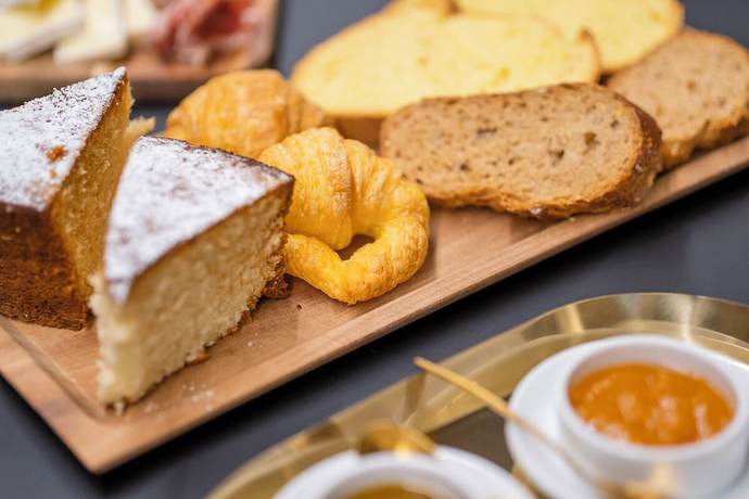 Imagen del bar/restaurante del Hotel Palacio de Luko. Foto 5