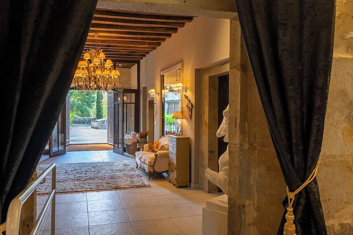 Imagen de los interiores del Hotel Palacio de Luko. Foto 19