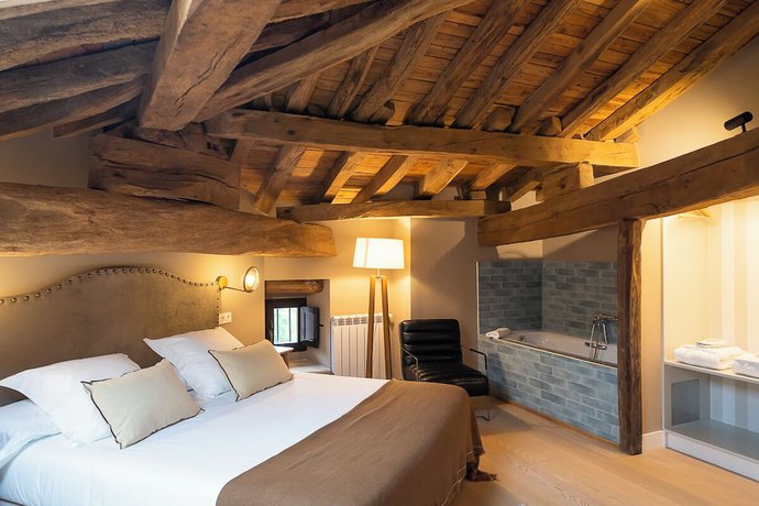 Imagen de la habitación del Hotel Palacio de Luko. Foto 15