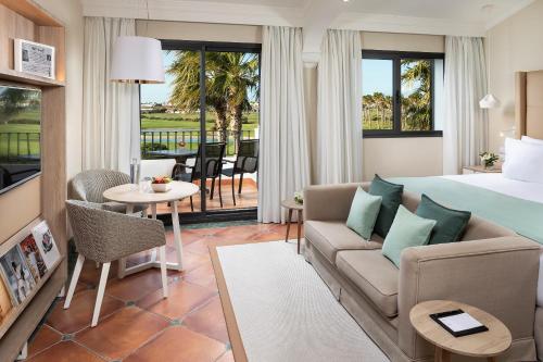 Imagen de la habitación del Hotel Palacio de Sancti Petri, a Gran Meliá Hotel. Foto 2