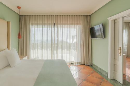 Imagen de la habitación del Hotel Palacio de Sancti Petri, a Gran Meli&aacute; Hotel. Foto 4
