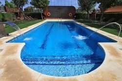 Imagen de la piscina del Hotel Palacio de la Serna. Foto 15