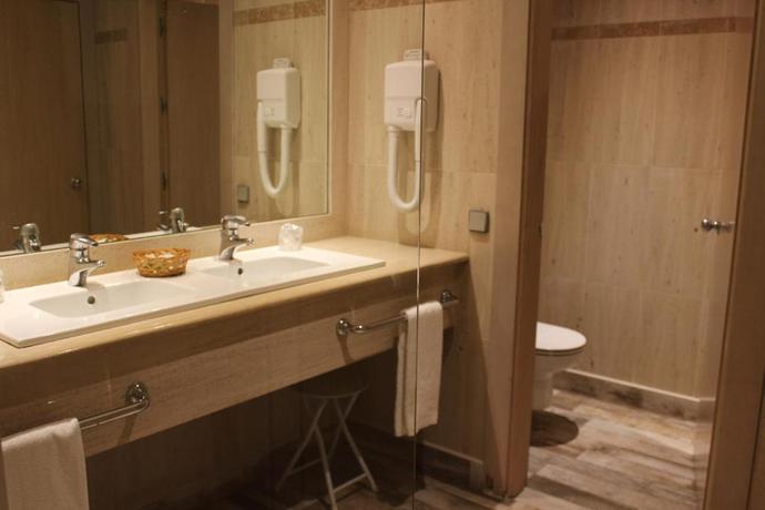 Imagen de la habitación del Hotel Palacio del Mar. Foto 8
