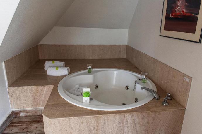 Imagen de la habitación del Hotel Palacio del Mar. Foto 18